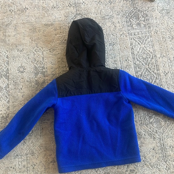 North Face toddler fleece jacket with hood. 4T - Picture 3 of 3